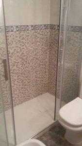 Cambio de bañera por ducha conservando la cenefa · Detalle 4