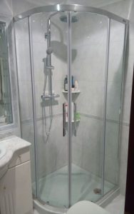 De bañera a ducha con columna termostática · Detalle 2